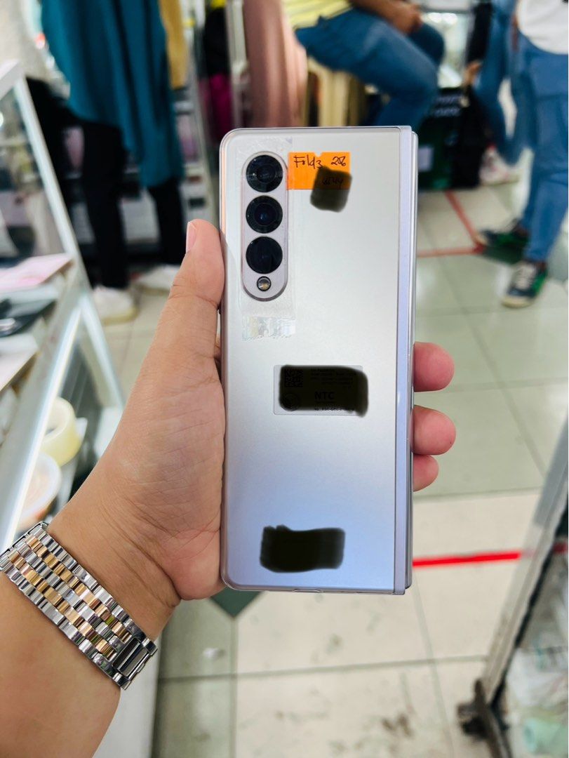 Samsung Z Fold 3 5G (Category: Samsung) located in San Juan City. Submitted by javedsgadgetshop (Listing ID 1272382838, Image 1). Description: OPEN FOR INSTALLMENT VIA CREDIT CARD/GGIVES & SWAP/TRADE-IN! WE BUY AND SELL ( ANYKINDS OF UNIT BINIBILI PO NAMIN)! PTPA : Padelete po f bawal Read ❗️Onhand ‼️ Samsung Zfold 3 5G •256gb •NTC Variant •Good batt health •Factory Unlock •95% Smoothness •No hidden issue | No Repaired •100% Authentic | Not Refur