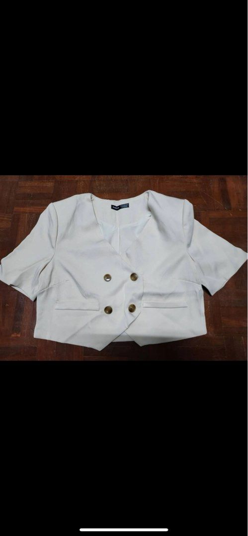 Short Sleeve Blazer and Shorts Set (Category: Sets or Coordinates) located in Quezon City. Submitted by patbrandeditems (Listing ID 1272249600, Image 3). Description: Worn only once Fits S-M.