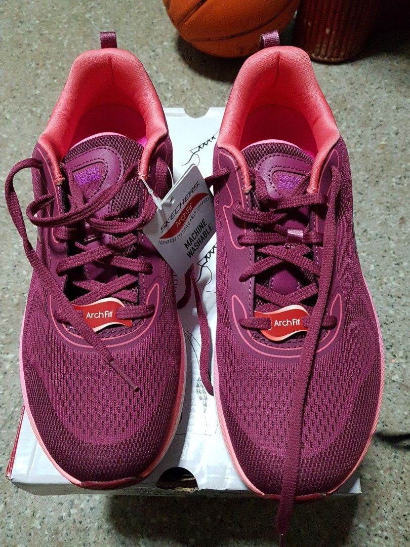 Skechers on new arrivals the go 09