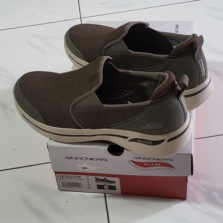Mens sketchers size 8 shop