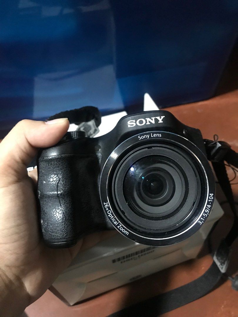 Sony Cyber-shot DSC-H200 Digital Camera 