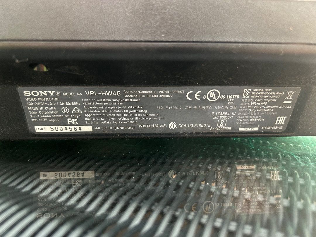 Sony VPLHW45 projector Spoiled, TV & Home Appliances, TV