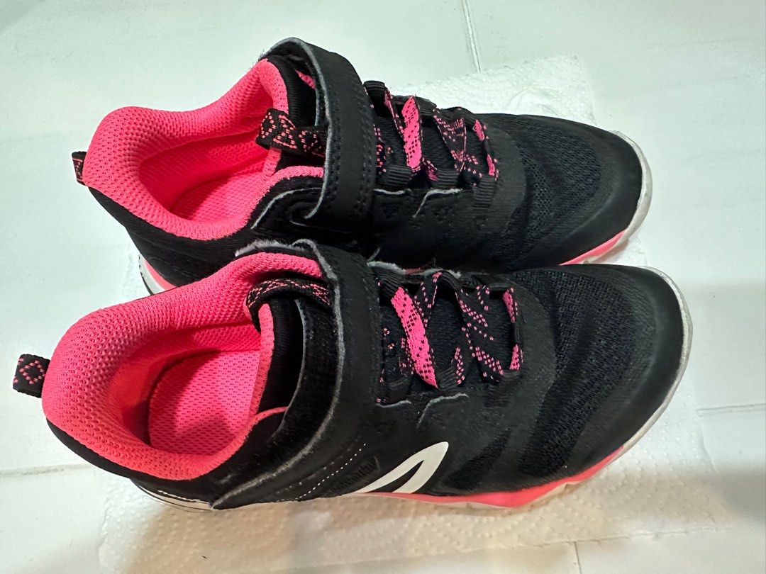 Sports shoes for sale