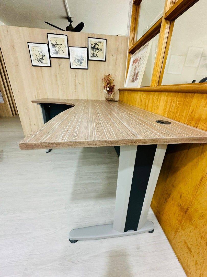 Study Table (Category: Other Home Furniture) located in Singapore. Submitted by juannakoh (Listing ID 1272271045, Image 2). Description: Table Size: L1600 x D1200 x H750.