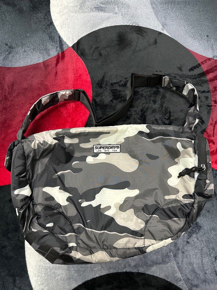 Superdry damon 2025 side messenger bag