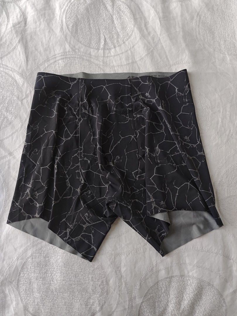 Set of 3 AIRism Ultra Seamless Boxer Briefs (XXL), Men's Fashion, Bottoms,  New Underwear on Carousell