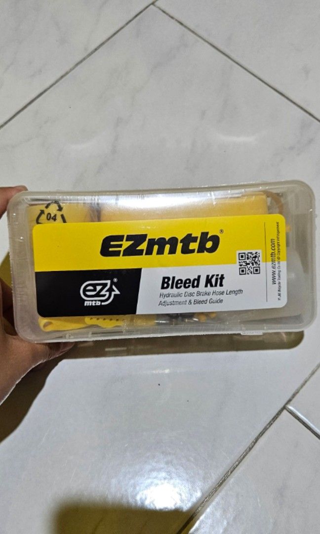 Universal Bleed Kit EZMTB Lite, Sports Equipment, Bicycles & Parts ...