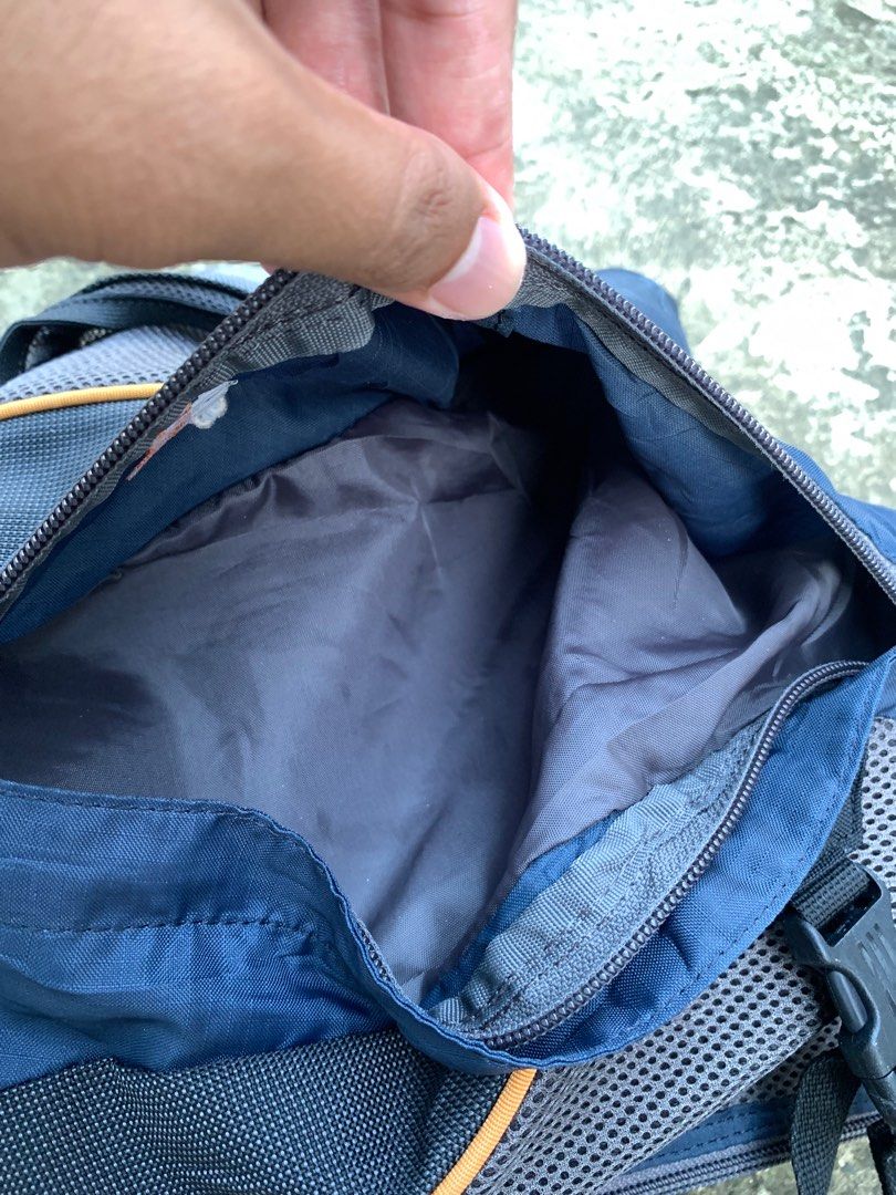 Vintage Adidas Crossbody Bag, Men's Fashion, Activewear on Carousell