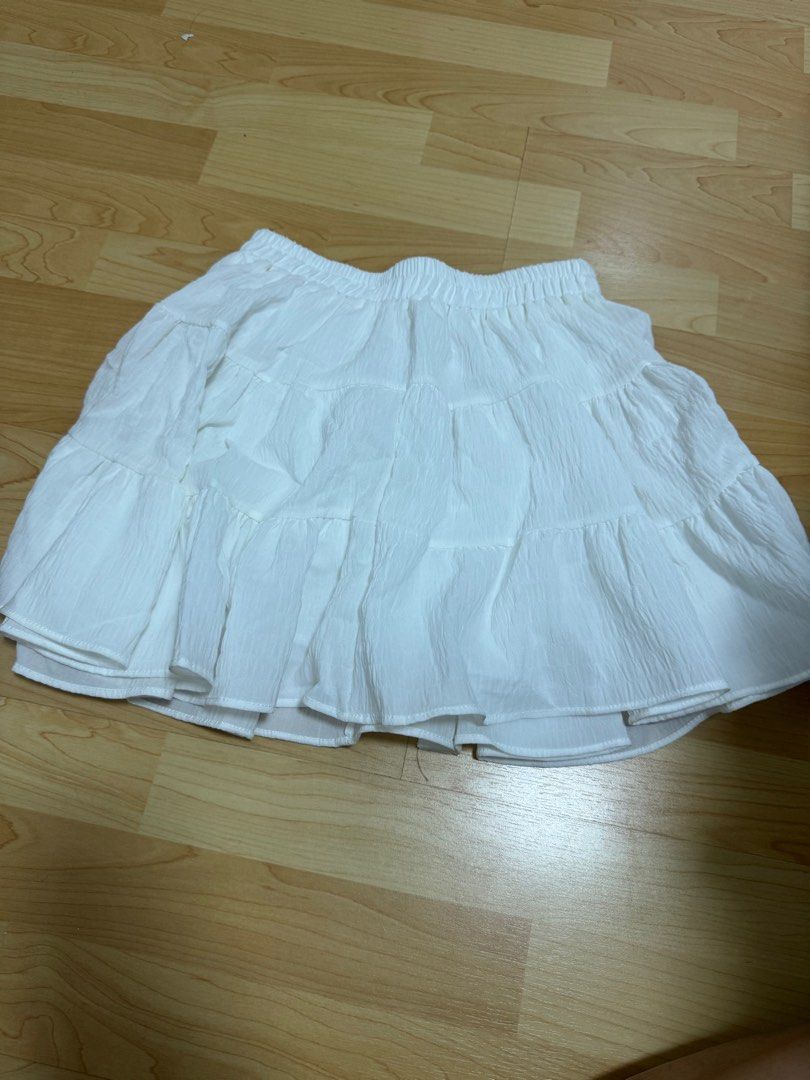 Short white outlet flowy skirts