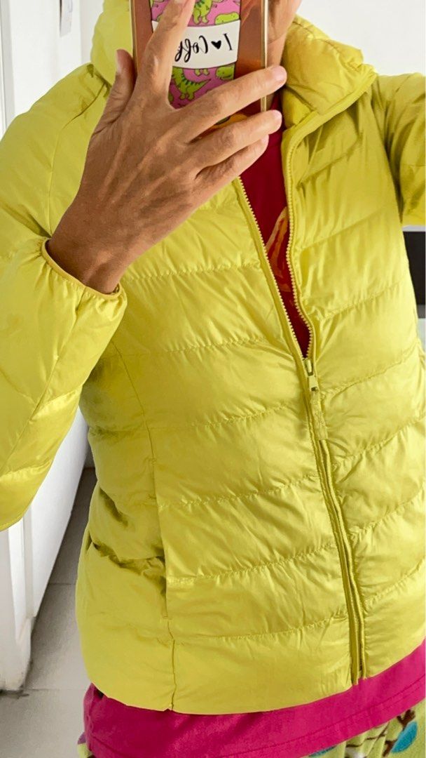 Winter jacket （分類：運動服裝）位於 Hong Kong。 由 wisefish_a1b6cf 提交（商品編號 1272336402，圖片 6）。簡介： Polyester filled Junior size fit for teenager / slim lady Attractive Lime colour 。
