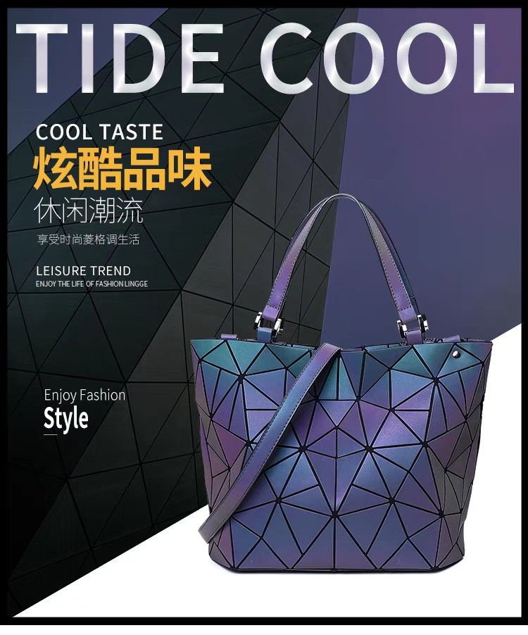 Geometric bag trend top