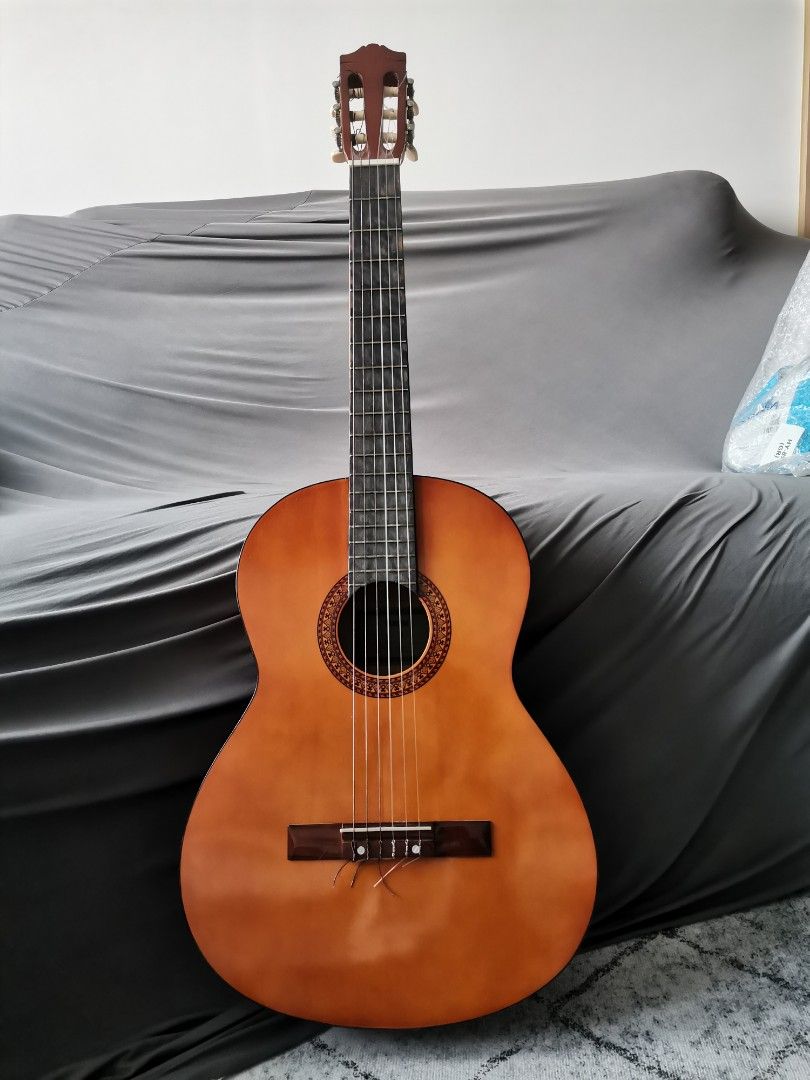 Yamaha classical guitar c310