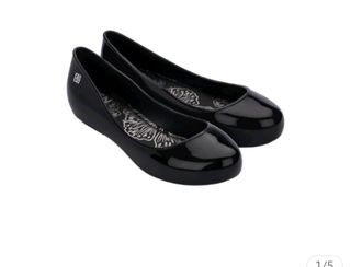 (Category: ) located in . Submitted by yourshoe (Listing ID 1272381331, Image 1). Description: .