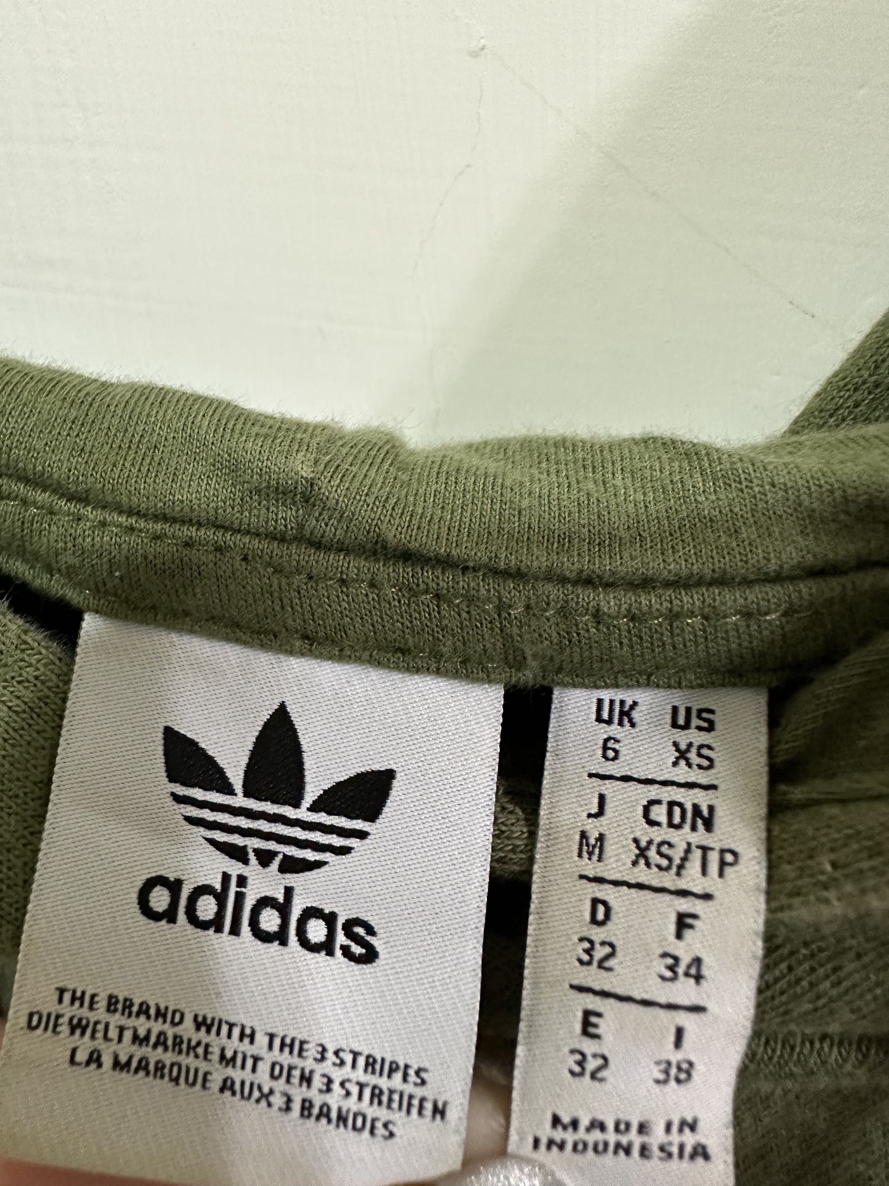 Adidas originals T DH2760