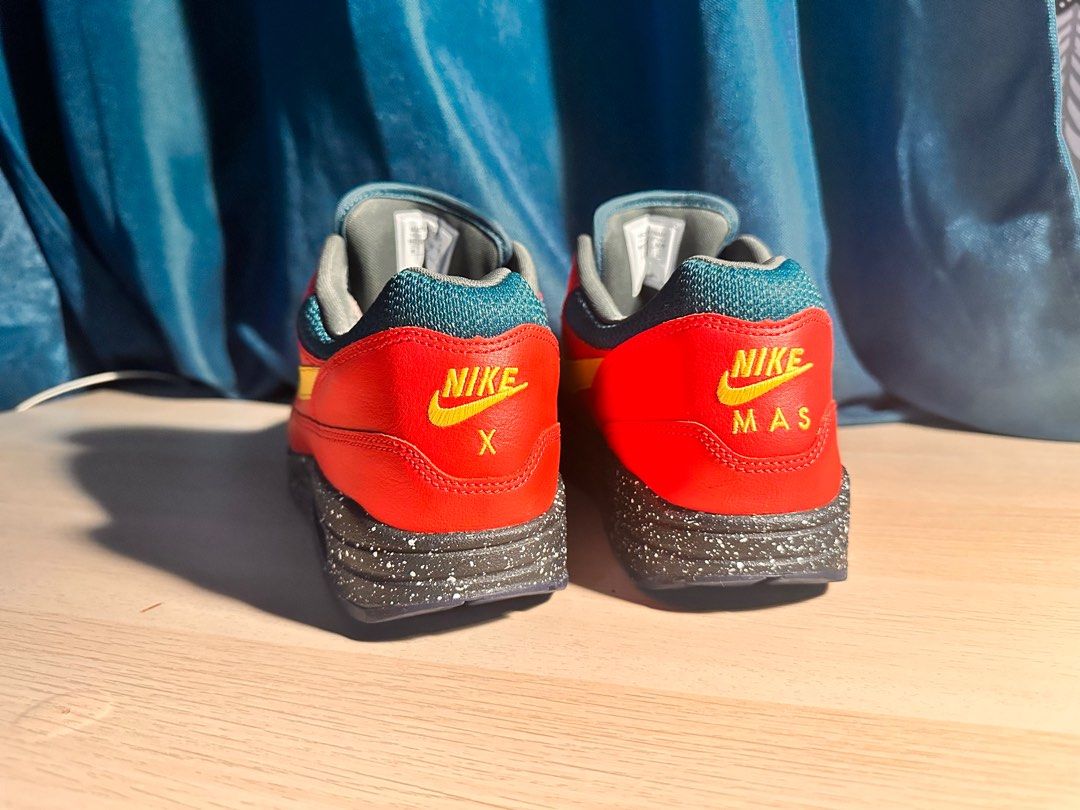 Air max 1 clearance supreme tech pack