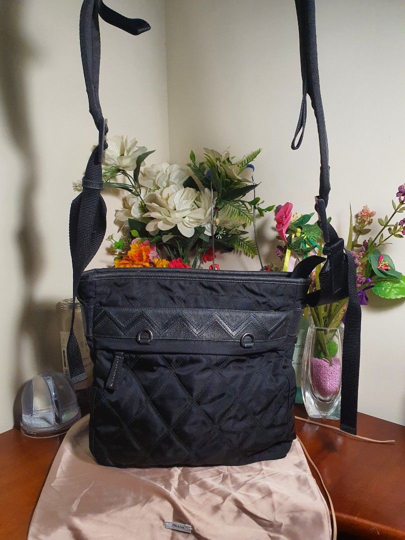 Authentic💯 Prada Black Nylon Messenger Bag (Category: Luxury Bags & Wallets) located in Tagum. Submitted by maryjanepradalux (Listing ID 1272575108, Image 2). Description: *No inclusion *my kunting crack *Slightly used *bought from singapore *Money Back Guarantee if proven fake *Pm for more details.