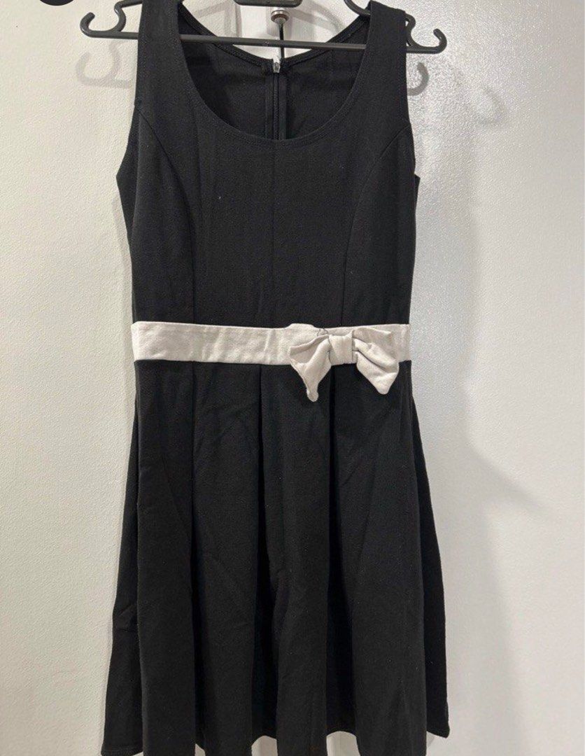 Black Skater Pleated Dress with White ribbon back zipper office work casual ladies monochrome formal