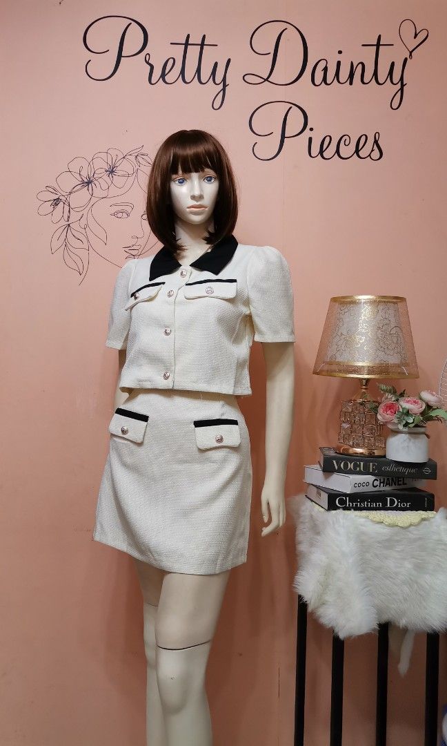 Bnew HQ Tweed White Y2K Collared Coordinates (Category: Sets or Coordinates) located in Tarlac. Submitted by prettydaintypieces01 (Listing ID 1272631832, Image 2). Description: 🐝High Quality and Comfy fabric 🦩XS up to Medium, Garterize waist 🍂Seller's Favorite 🍀Direct PM for exact measurements. 🍁Happy Shopping pretties! ☘️Thank you ✨.