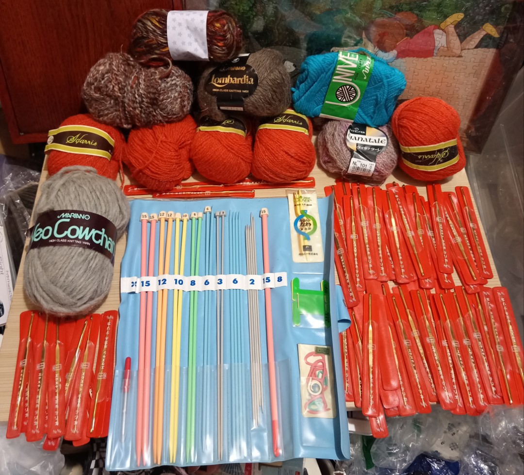 Bundle Japan knitting hooks yarns crochet hooks knitting tools, Hobbies &  Toys, Memorabilia & Collectibles, Vintage Collectibles on Carousell