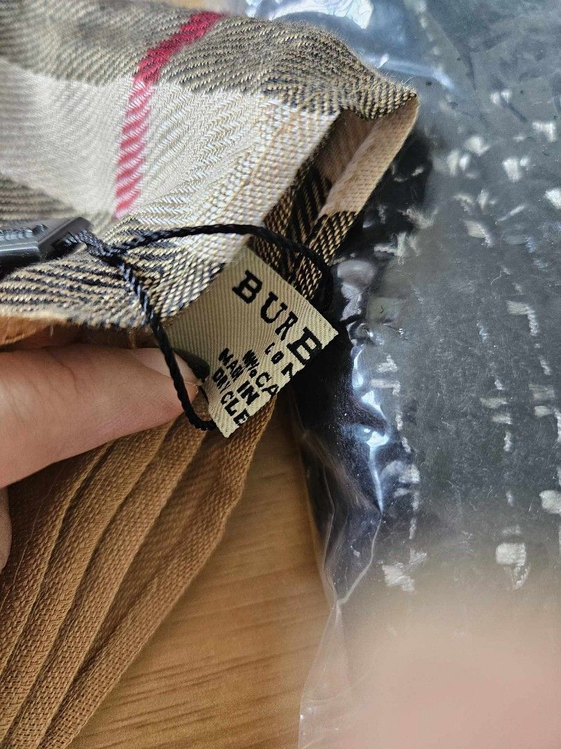 Burberry scarf silver sale