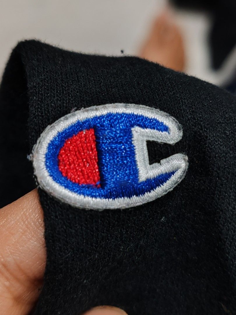 Fake champion deals logo