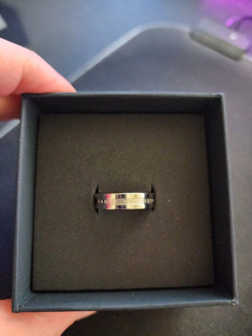 Daniel wellington discount silver ring