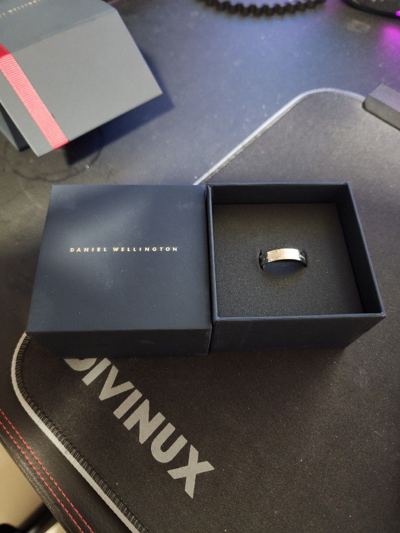 Daniel wellington cheap ring size