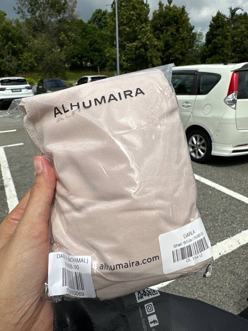 DARLA BY ALHUMAIRA, Women's Fashion, Muslimah Fashion, Hijabs on Carousell