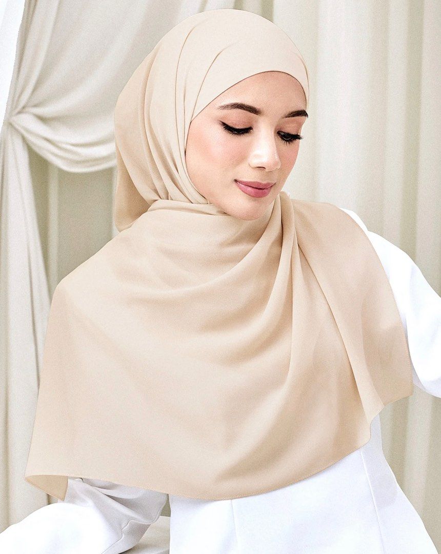 DARLA BY ALHUMAIRA, Women's Fashion, Muslimah Fashion, Hijabs on Carousell