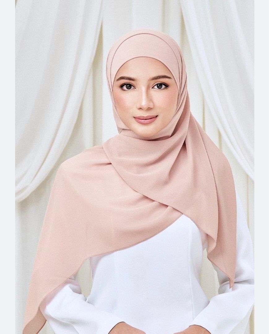 DARLA BY ALHUMAIRA, Women's Fashion, Muslimah Fashion, Hijabs on Carousell
