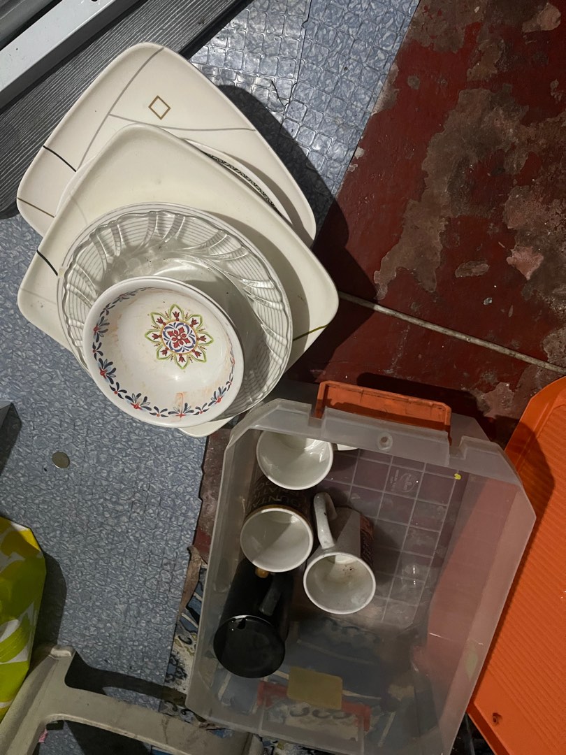 Donating plates and mugs, Furniture & Home Living, Kitchenware