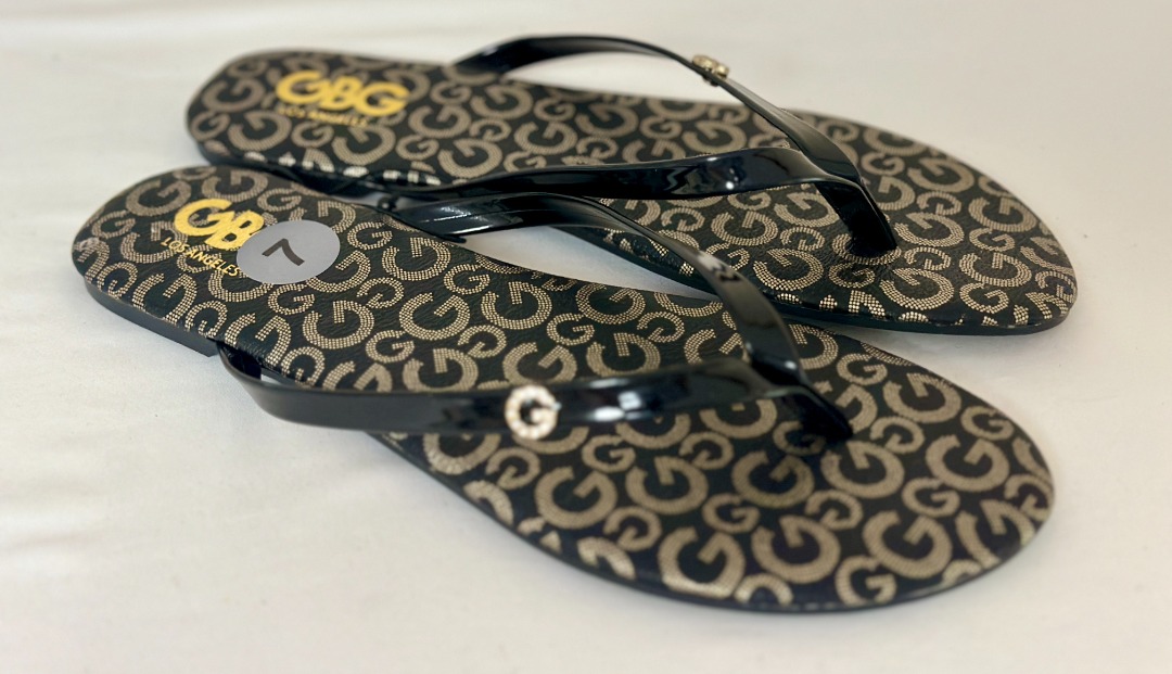 GUESS BAYLA BLACK BROWN GOLD LOGO G RHINESTONES FLAT SANDALS