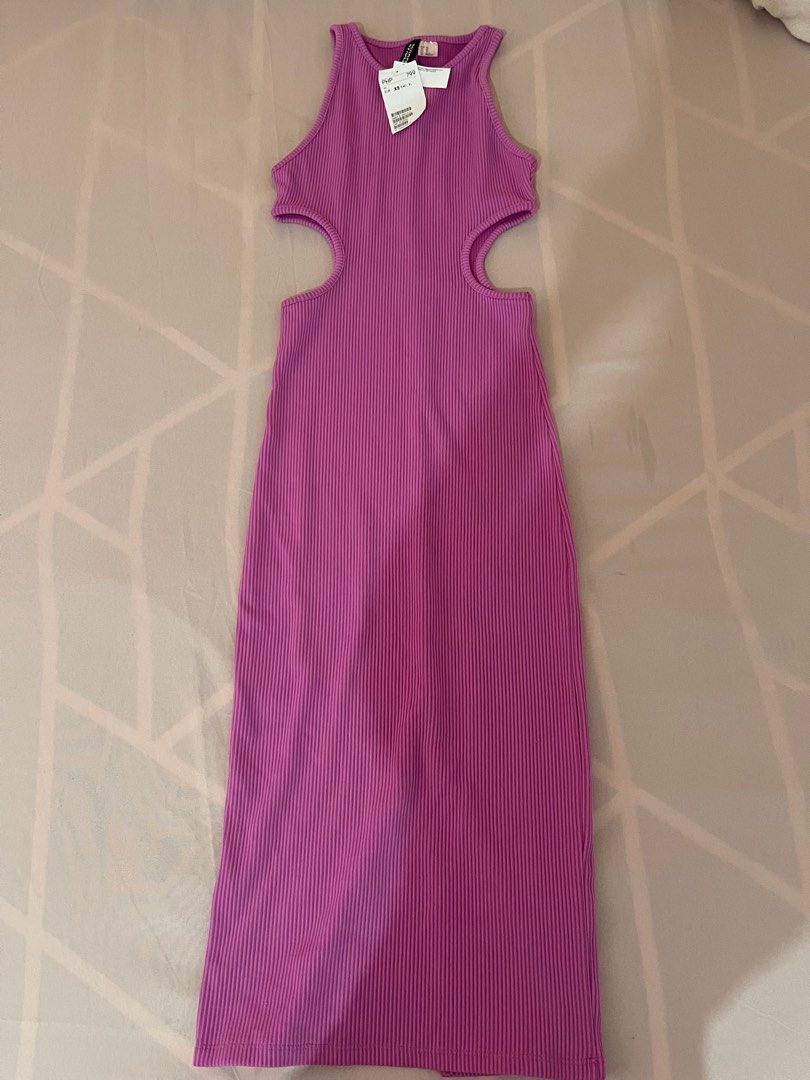 H&M cut out dress (Category: Dresses) located in Manila. Submitted by miffsies (Listing ID 1272544865, Image 1). Description: Brand new.