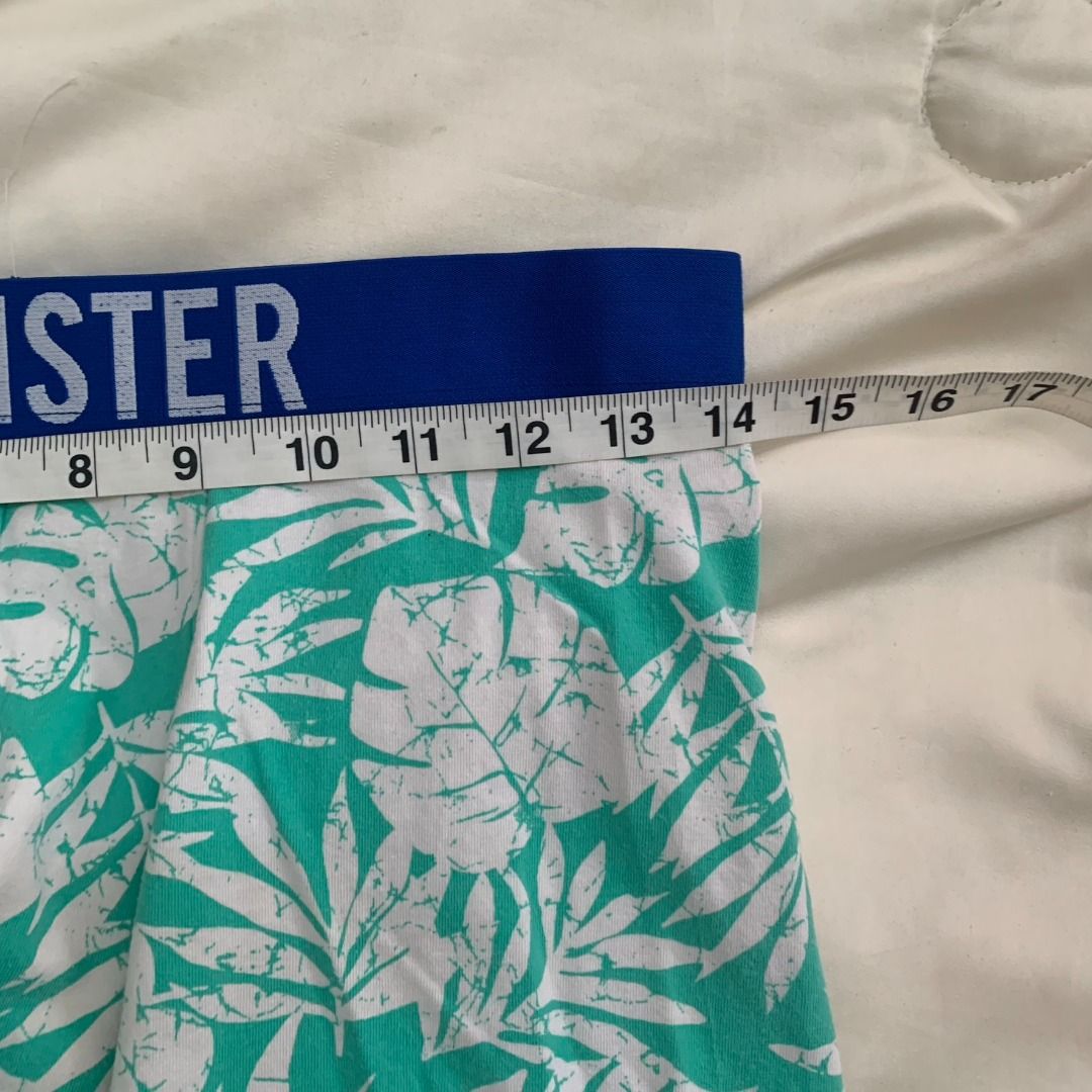 Hollister underwear (boxer / trunk), M size, Men's Fashion, Bottoms, New  Underwear on Carousell