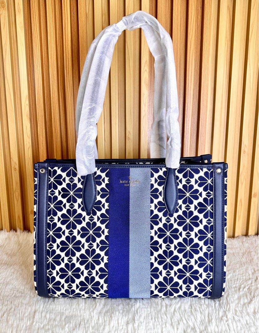 Kate Spade Floral Medium Jacquard Tote (Category: Luxury Bags & Wallets) located in Mandaluyong City. Submitted by shop_0n_the_spot (Listing ID 1272612367, Image 2). Description: 💯% GUARANTEED ORIGINAL & BRAND NEW. ✅ Brand New with Tag, Carecard ✅ Polyplastic ✅ Paper bag (if only available) ▪️We shall not be held responsible/liable for any lost/damage/delay due to courier negligence. ▪️All joy miners will no longer be entertained in the future. 
