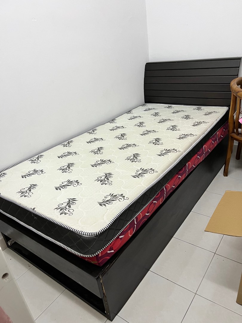 Katil Single Solid Wood berlaci, Furniture & Home Living, Furniture