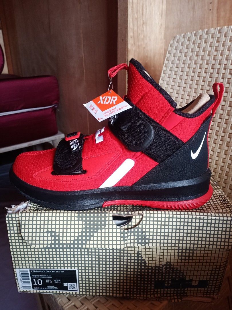 mens basketball shoes lebron