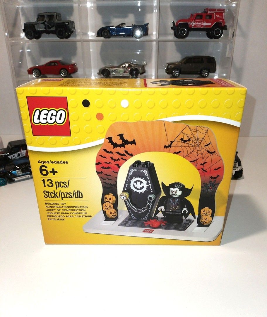Lego 850936 Halloween Vampire Dracula Set Rare Hobbies