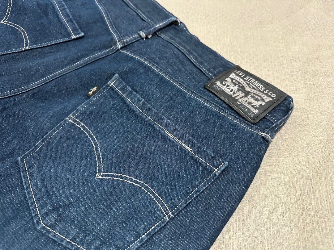 Levis 504 top