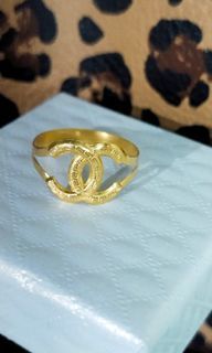 lightweight 18k gold ring size 8