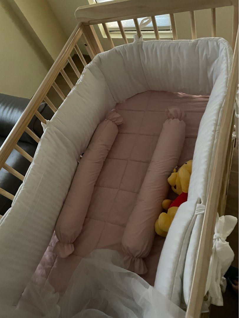 LILY AND TUCKER CRIB BUMPER LUXURY WHITE