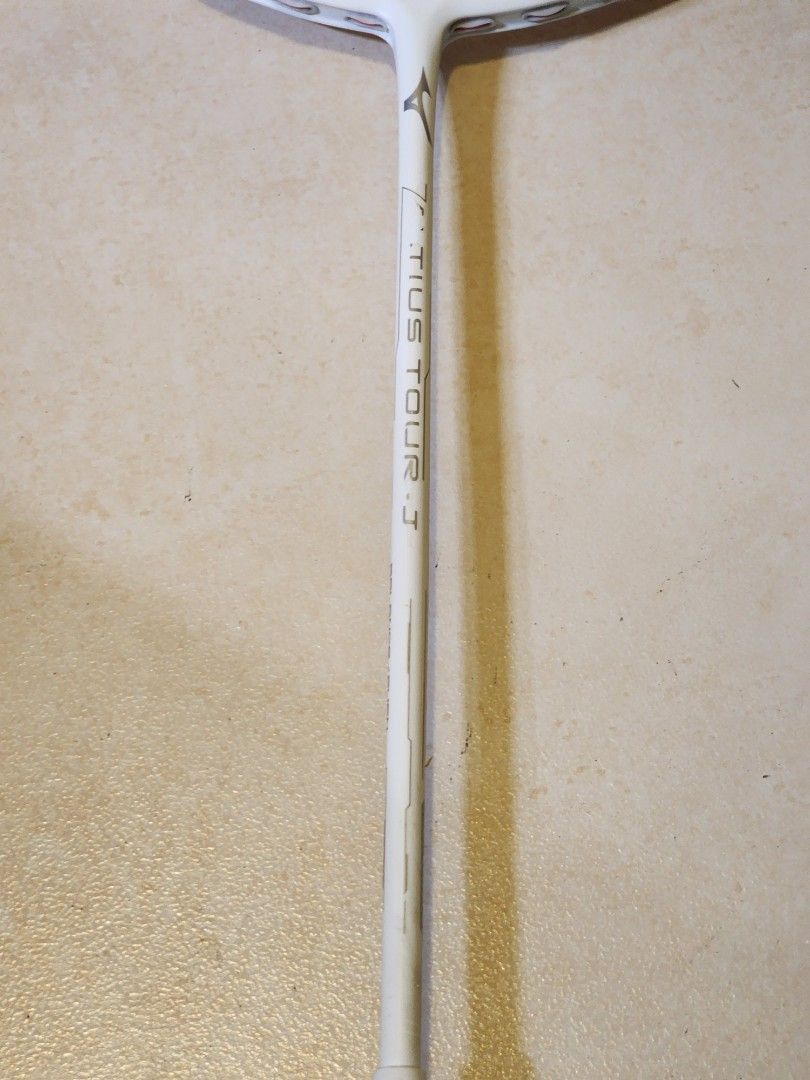 Mizuno Altius Tour J 羽毛球拍3UG5, 運動產品, 運動與體育