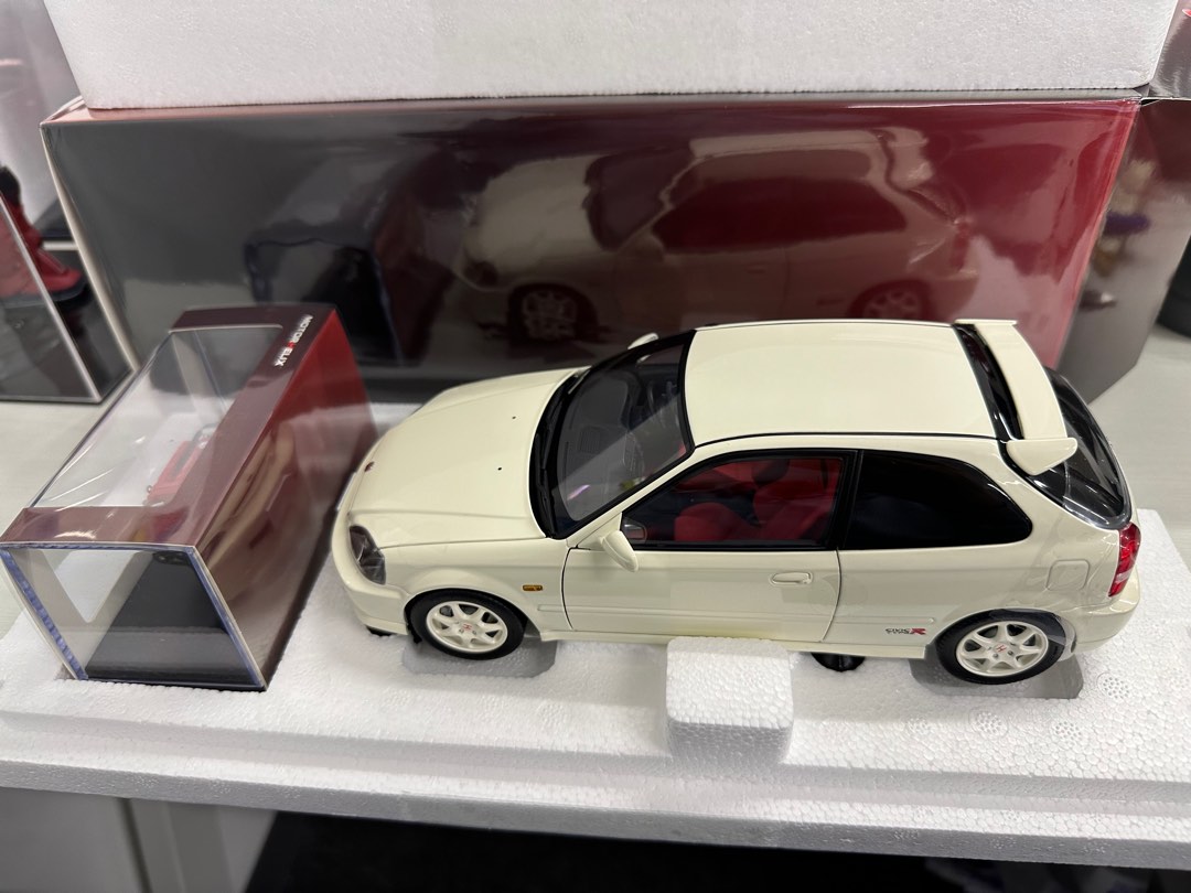 （分類：）位於 。 由 mufcforever123 提交（商品編號 1272580833，圖片 1）。簡介： 。