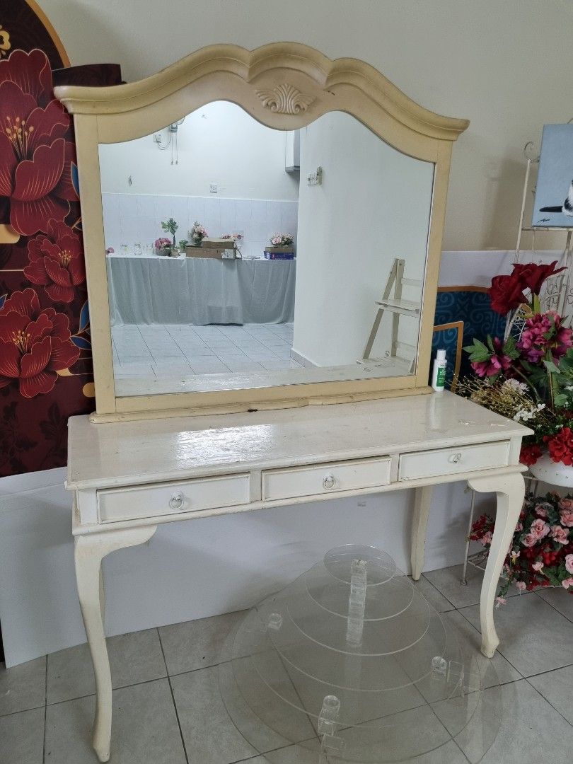 The pier furniture shop clearance