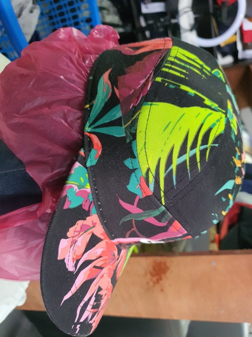 Nike tailwind deals floral