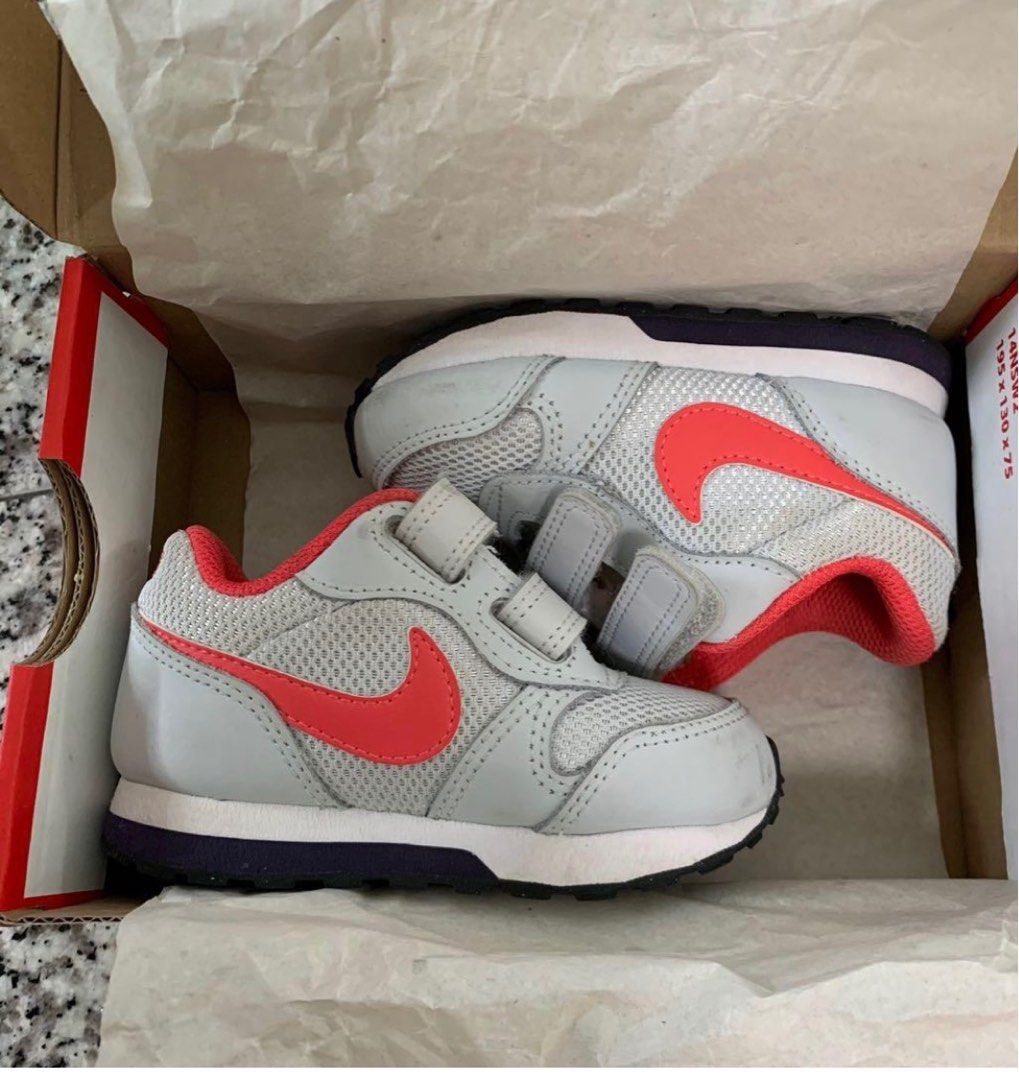 Newborn girl nikes clearance