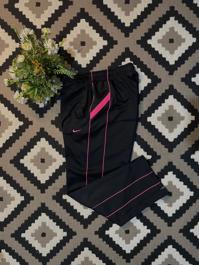 Nike hotsell tracksuit stripe