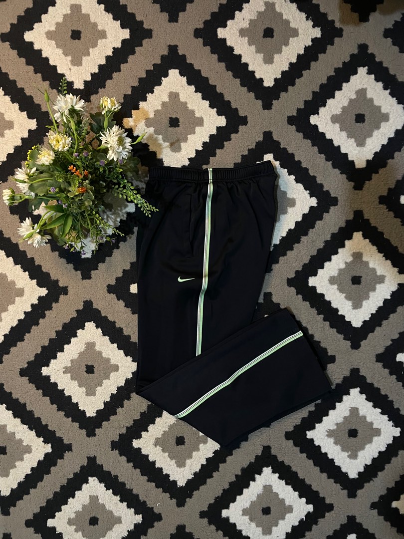 Nike sales tracksuit flowers