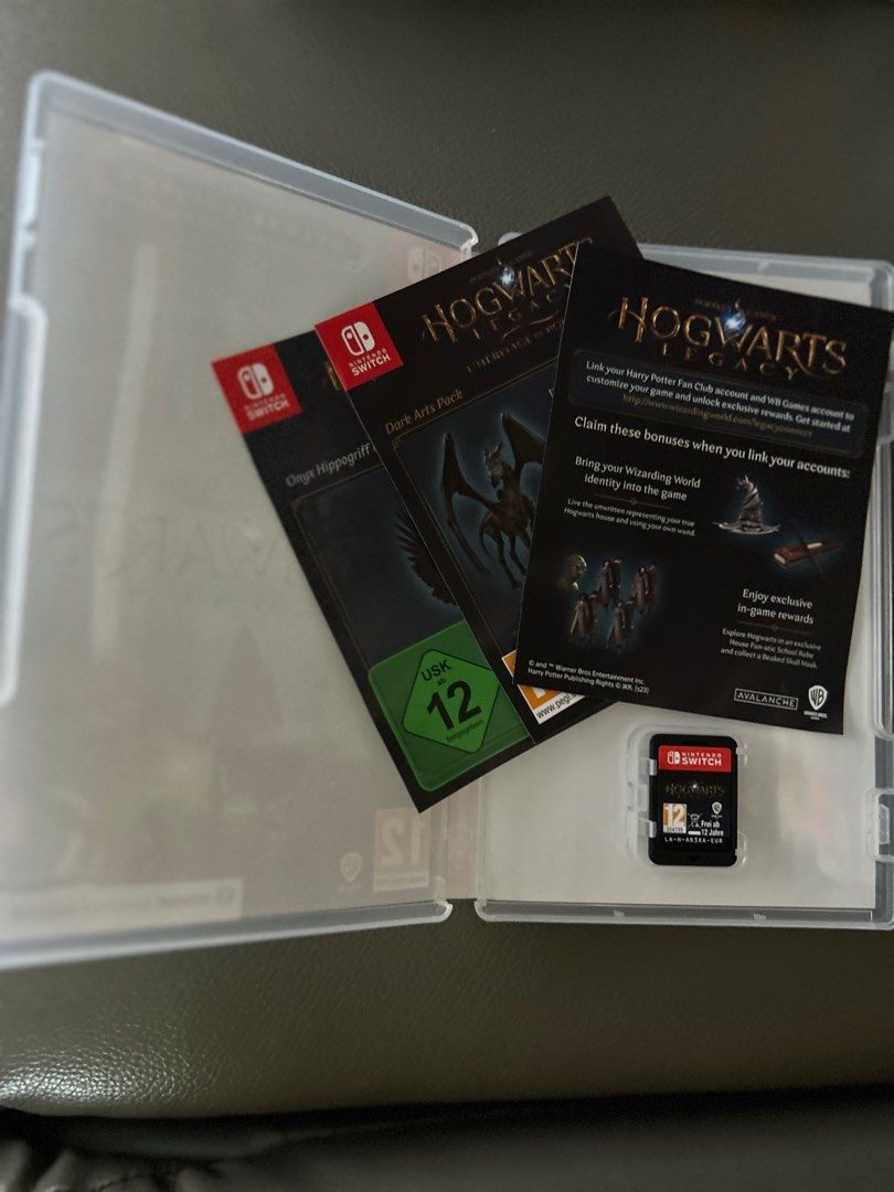 Nintendo Switch Hogwarts Legacy (Deluxe Edition), Video Gaming, Video  Games, Nintendo on Carousell