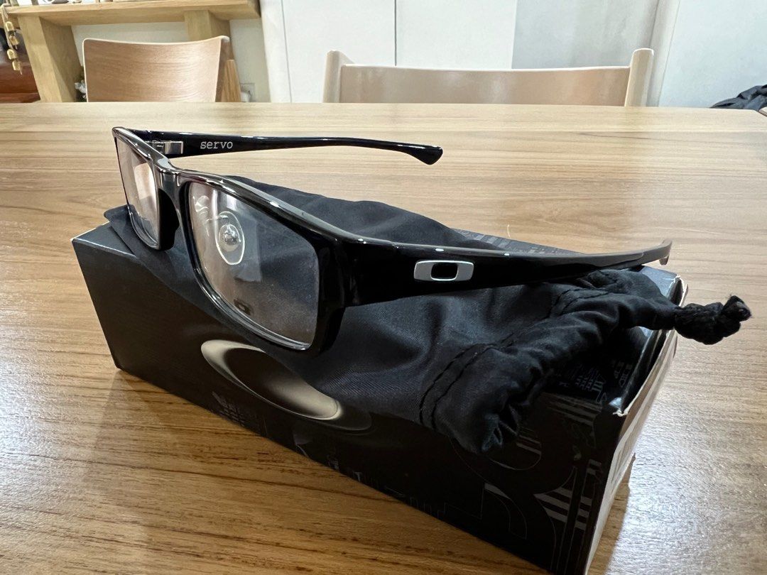 Oakley top servo frames